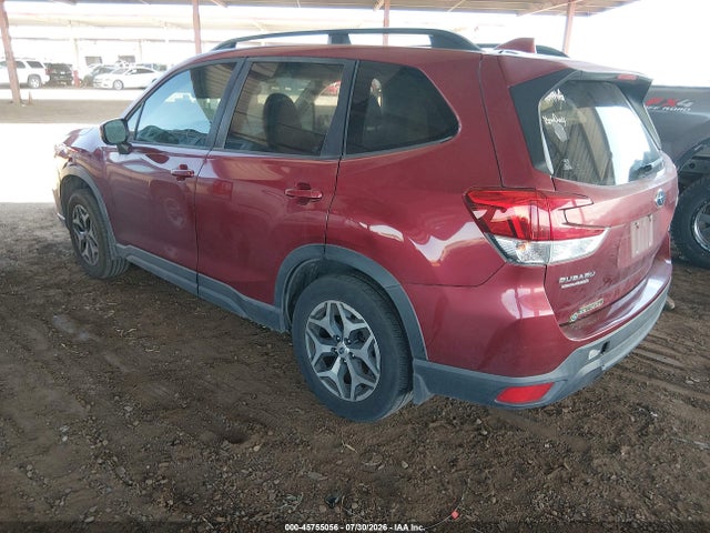 JF2SKAEC9KH494876 Subaru Forester Premium