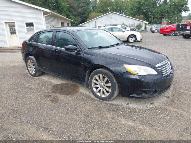45755061 :رقم المزاد ، 1C3CCBBB4DN601522 vin ، 2013 Chrysler 200 Touring مزاد بيع