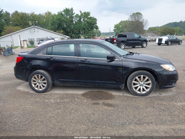 45755061 :رقم المزاد ، 1C3CCBBB4DN601522 vin ، 2013 Chrysler 200 Touring مزاد بيع