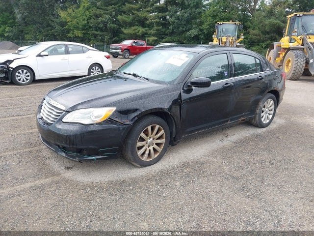 45755061 :رقم المزاد ، 1C3CCBBB4DN601522 vin ، 2013 Chrysler 200 Touring مزاد بيع