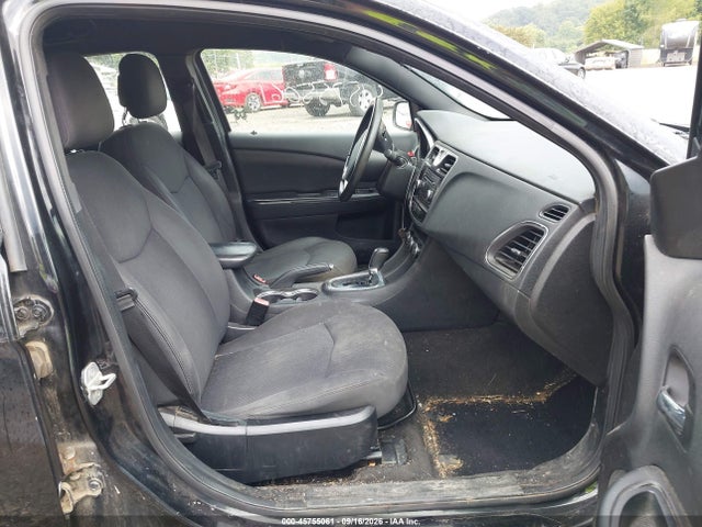 45755061 :رقم المزاد ، 1C3CCBBB4DN601522 vin ، 2013 Chrysler 200 Touring مزاد بيع