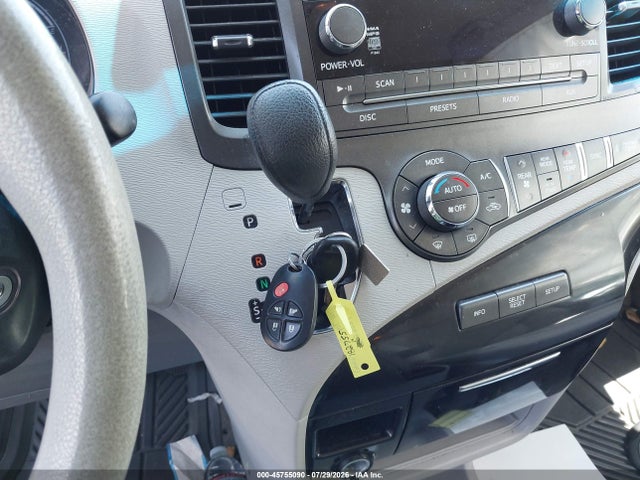 5TDKK3DC1ES467053 Toyota Sienna Le V6 8 Passenger