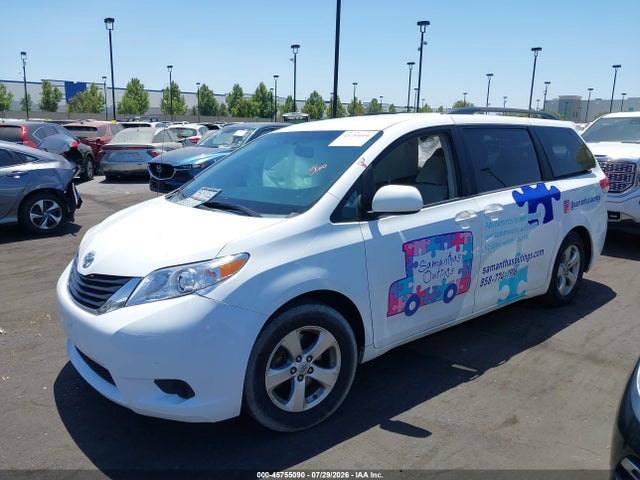 5TDKK3DC1ES467053 Toyota Sienna Le V6 8 Passenger