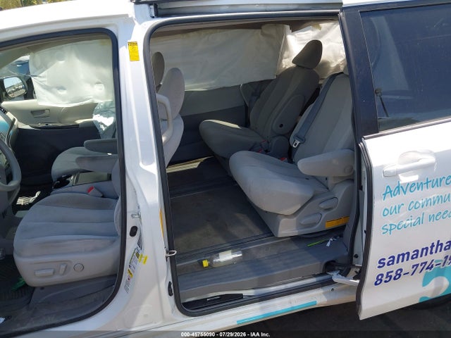 5TDKK3DC1ES467053 Toyota Sienna Le V6 8 Passenger