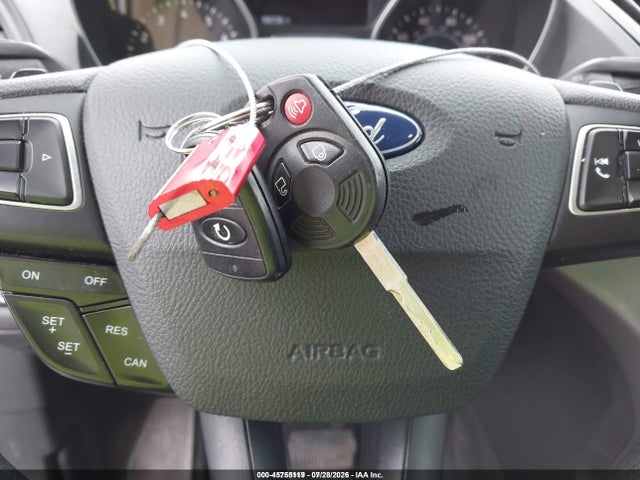 1FMCU9G90HUF10987 Ford ESCAPE SE