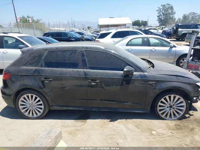 WAUUPBFF2HA088122 Audi A3 Sportback E-tron Premium