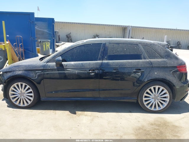 WAUUPBFF2HA088122 Audi A3 Sportback E-tron Premium