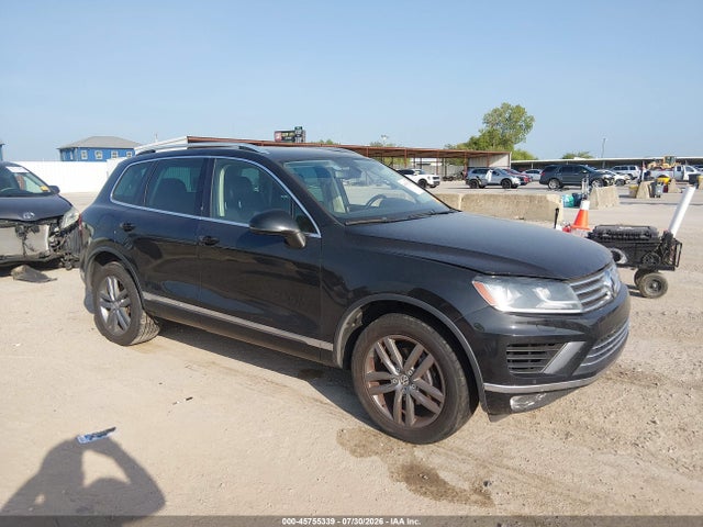 45755339 :رقم المزاد ، WVGEF9BP8FD008010 vin ، 2015 Volkswagen Touareg V6 Lux مزاد بيع
