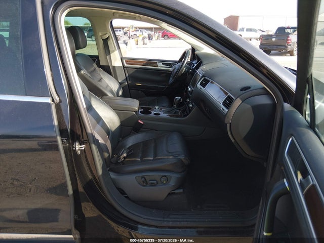 Продажа на аукционе авто 2015 Volkswagen Touareg V6 Lux, vin: WVGEF9BP8FD008010, номер лота: 45755339