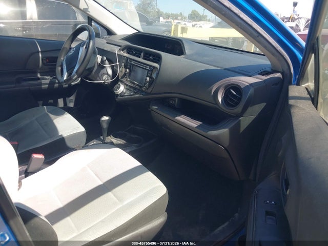 Toyota Prius C One 2015 JTDKDTB30F1104013 Image 5