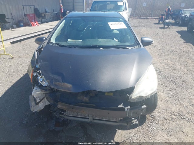 JTDKDTB39E1559201 Toyota Prius C One