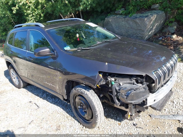 Auction sale of the 2017 Jeep Cherokee Latitude, vin: 1C4PJMCB7HW637864, lot number: 45755685