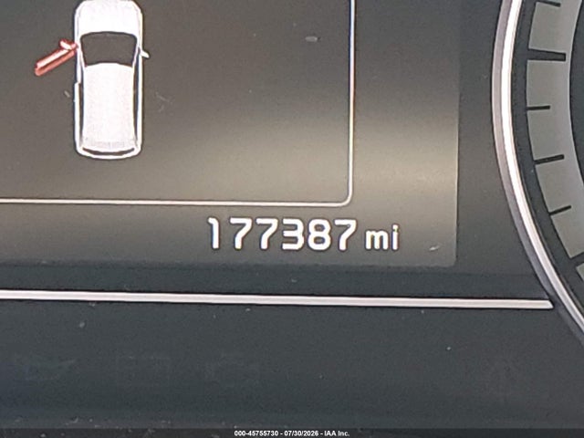 KNDCB3LC6J5137835 KIA NIRO LX