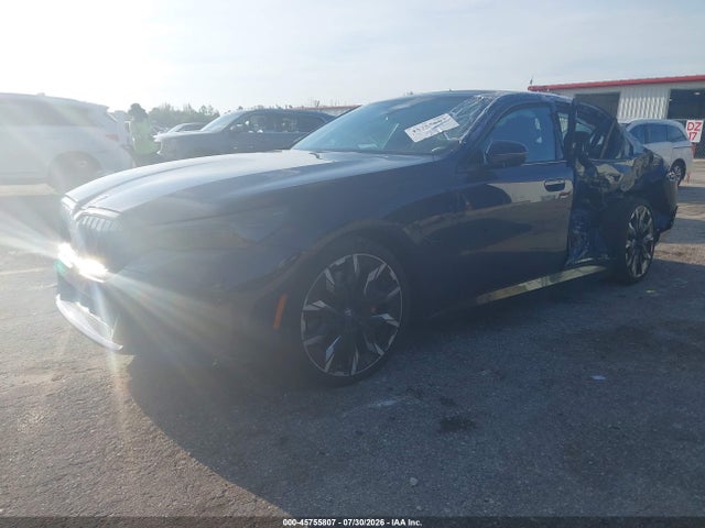 BMW 550e Xdrive 2025 WBA13FK05SCT72797 Image 2