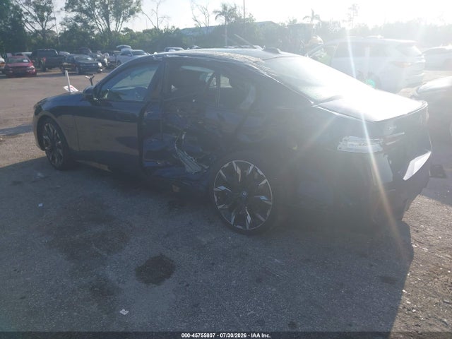 BMW 550e Xdrive 2025 WBA13FK05SCT72797 Image 3