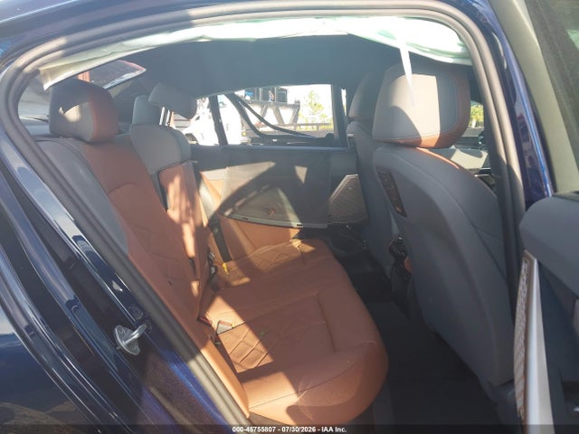 BMW 550e Xdrive 2025 WBA13FK05SCT72797 Image 8
