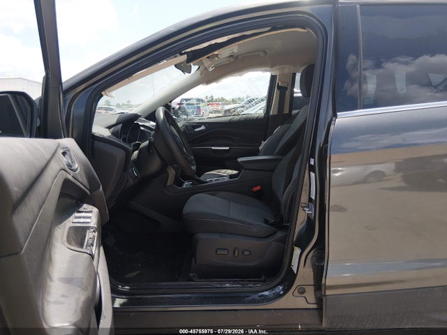 Продаж на аукціоні авто 2017 Ford Escape Se, vin: 1FMCU0GD0HUF06860, номер лоту: 45755975