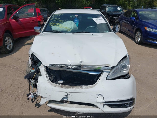 45756044 :رقم المزاد ، 1C3CCBCG8DN585786 vin ، 2013 Chrysler 200 Limited مزاد بيع