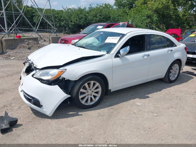 45756044 :رقم المزاد ، 1C3CCBCG8DN585786 vin ، 2013 Chrysler 200 Limited مزاد بيع