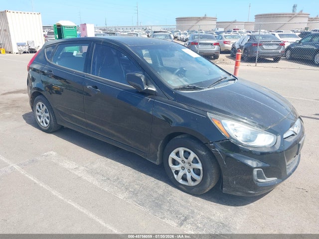 2013 Hyundai Accent Gs მანქანა იყიდება აუქციონზე, vin: KMHCT5AE0DU130270, აუქციონის ნომერი: 45756059
