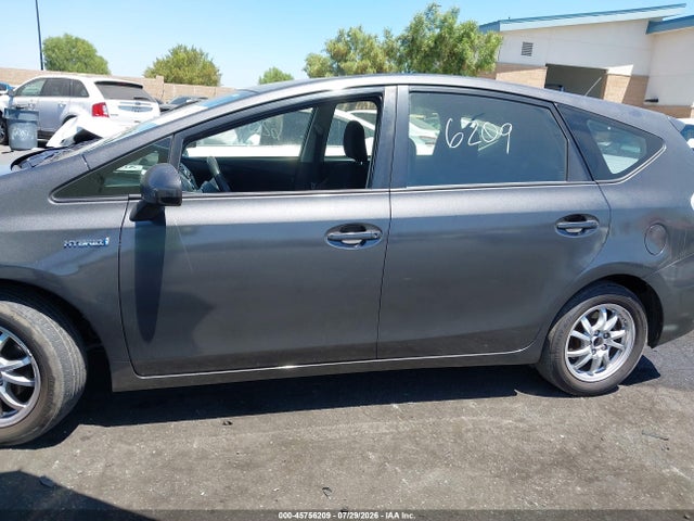 Toyota Prius V Three 2015 JTDZN3EU6FJ030998 Image 14