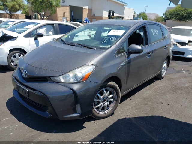 Toyota Prius V Three 2015 JTDZN3EU6FJ030998 Image 2