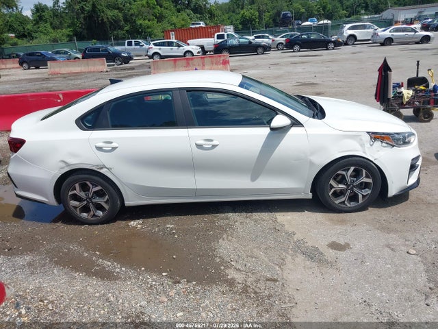 Продажа на аукционе авто 2021 Kia Forte Lxs, vin: 3KPF24AD4ME327401, номер лота: 45756217