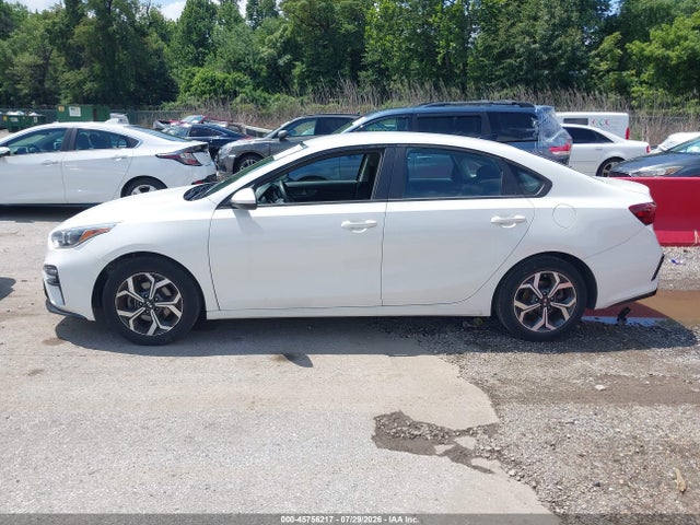 Продажа на аукционе авто 2021 Kia Forte Lxs, vin: 3KPF24AD4ME327401, номер лота: 45756217