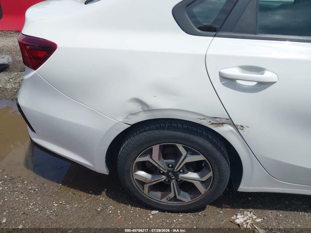 Продажа на аукционе авто 2021 Kia Forte Lxs, vin: 3KPF24AD4ME327401, номер лота: 45756217