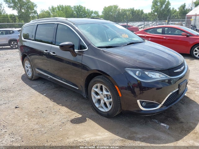 Продаж на аукціоні авто 2017 Chrysler Pacifica Touring-l Plus, vin: 2C4RC1EG1HR743567, номер лоту: 45756290