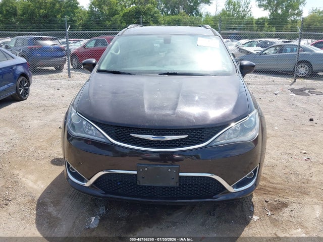 Продажа на аукционе авто 2017 Chrysler Pacifica Touring-l Plus, vin: 2C4RC1EG1HR743567, номер лота: 45756290