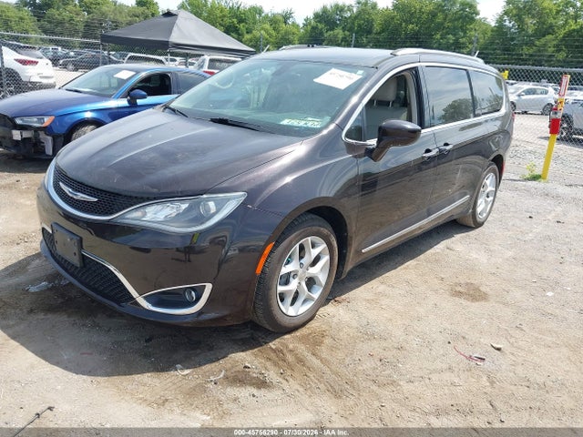 Продажа на аукционе авто 2017 Chrysler Pacifica Touring-l Plus, vin: 2C4RC1EG1HR743567, номер лота: 45756290