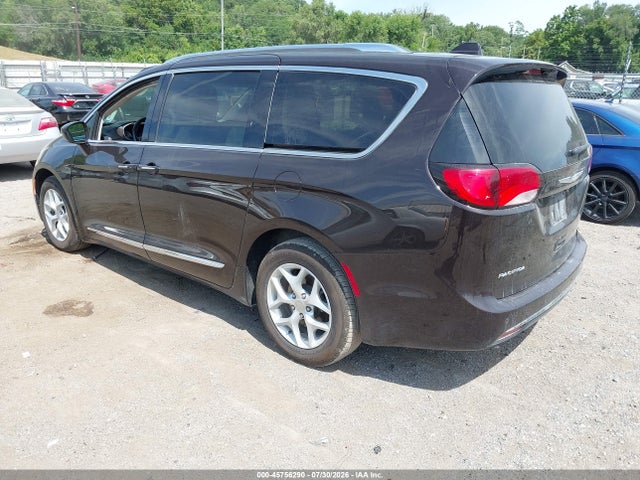Продажа на аукционе авто 2017 Chrysler Pacifica Touring-l Plus, vin: 2C4RC1EG1HR743567, номер лота: 45756290