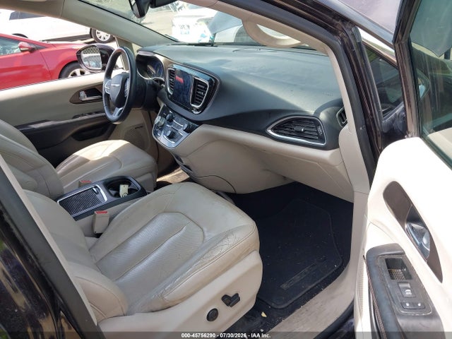 Продажа на аукционе авто 2017 Chrysler Pacifica Touring-l Plus, vin: 2C4RC1EG1HR743567, номер лота: 45756290