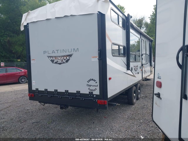 45756387 :رقم المزاد ، 4X4TWDC21NY099561 vin ، 2022 Wildwood Fsx Platinum Toy Hauler مزاد بيع