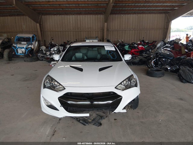 2015 Hyundai Genesis 3.8 Base მანქანა იყიდება აუქციონზე, vin: KMHHU6KJ6FU124335, აუქციონის ნომერი: 45756484