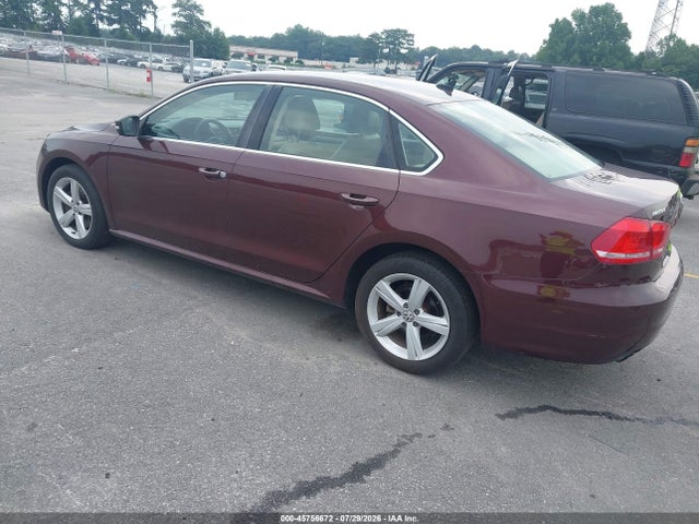 2014 Volkswagen Passat 1.8t Se მანქანა იყიდება აუქციონზე, vin: 1VWBT7A33EC055756, აუქციონის ნომერი: 45756672