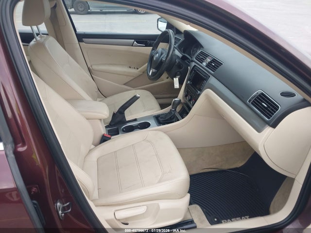 2014 Volkswagen Passat 1.8t Se მანქანა იყიდება აუქციონზე, vin: 1VWBT7A33EC055756, აუქციონის ნომერი: 45756672