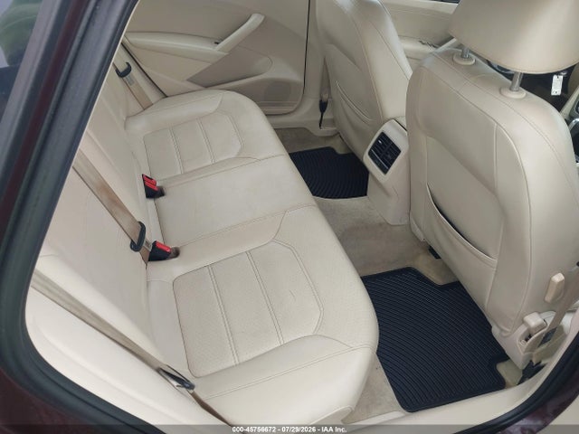 2014 Volkswagen Passat 1.8t Se მანქანა იყიდება აუქციონზე, vin: 1VWBT7A33EC055756, აუქციონის ნომერი: 45756672