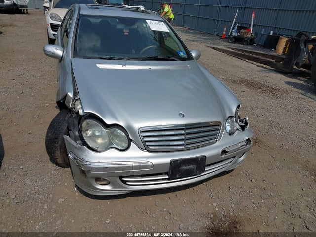 2005 Mercedes-benz C 240 Luxury 4matic მანქანა იყიდება აუქციონზე, vin: WDBRF81J05F681369, აუქციონის ნომერი: 45756934