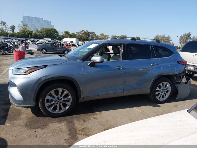 Toyota Highlander Limited 2022 5TDYZRAH2NS126303 Image 15