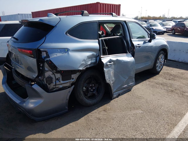 Toyota Highlander Limited 2022 5TDYZRAH2NS126303 Image 4