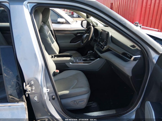 Toyota Highlander Limited 2022 5TDYZRAH2NS126303 Image 5