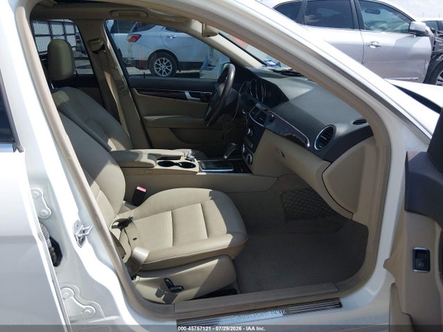 Aukcja sprzedaży 2014 Mercedes-benz C 250 Sport, vin: WDDGF4HB8EA950978, numer aukcji: 45757121