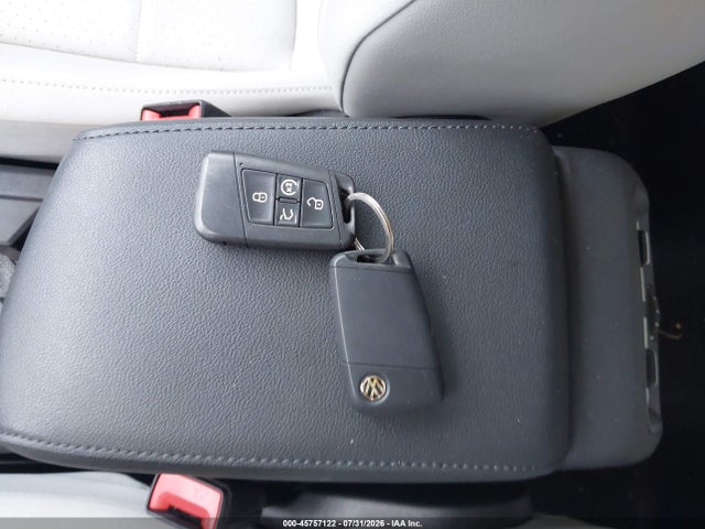 2018 Volkswagen Tiguan 2.0t Se/2.0t Sel მანქანა იყიდება აუქციონზე, vin: 3VV2B7AX5JM120593, აუქციონის ნომერი: 45757122
