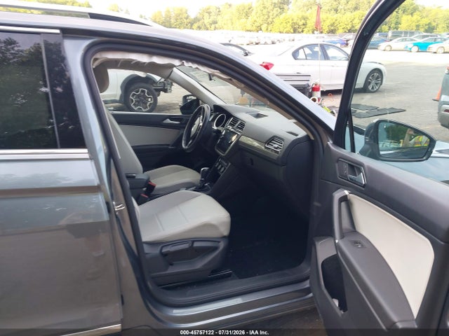 2018 Volkswagen Tiguan 2.0t Se/2.0t Sel მანქანა იყიდება აუქციონზე, vin: 3VV2B7AX5JM120593, აუქციონის ნომერი: 45757122