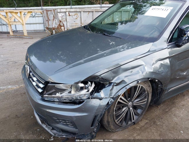 2018 Volkswagen Tiguan 2.0t Se/2.0t Sel მანქანა იყიდება აუქციონზე, vin: 3VV2B7AX5JM120593, აუქციონის ნომერი: 45757122