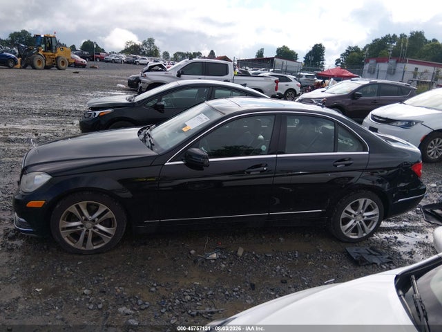45757131 :رقم المزاد ، WDDGF8AB5DR254564 vin ، 2013 Mercedes-benz C 300 Luxury 4matic مزاد بيع