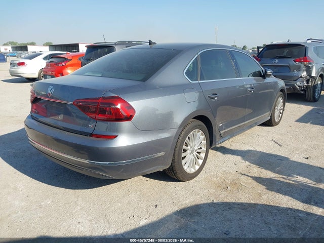 2017 Volkswagen Passat 1.8t Se მანქანა იყიდება აუქციონზე, vin: 1VWBT7A37HC027740, აუქციონის ნომერი: 45757248