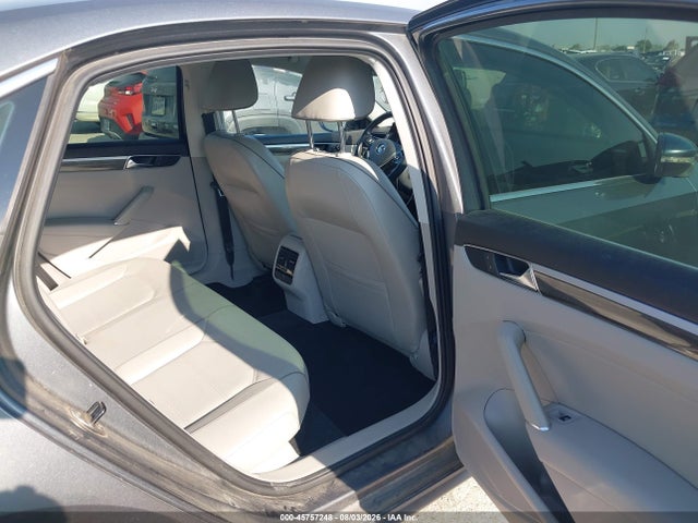 2017 Volkswagen Passat 1.8t Se მანქანა იყიდება აუქციონზე, vin: 1VWBT7A37HC027740, აუქციონის ნომერი: 45757248